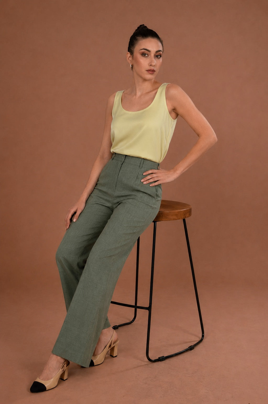 Sleeveless Round Neck Top