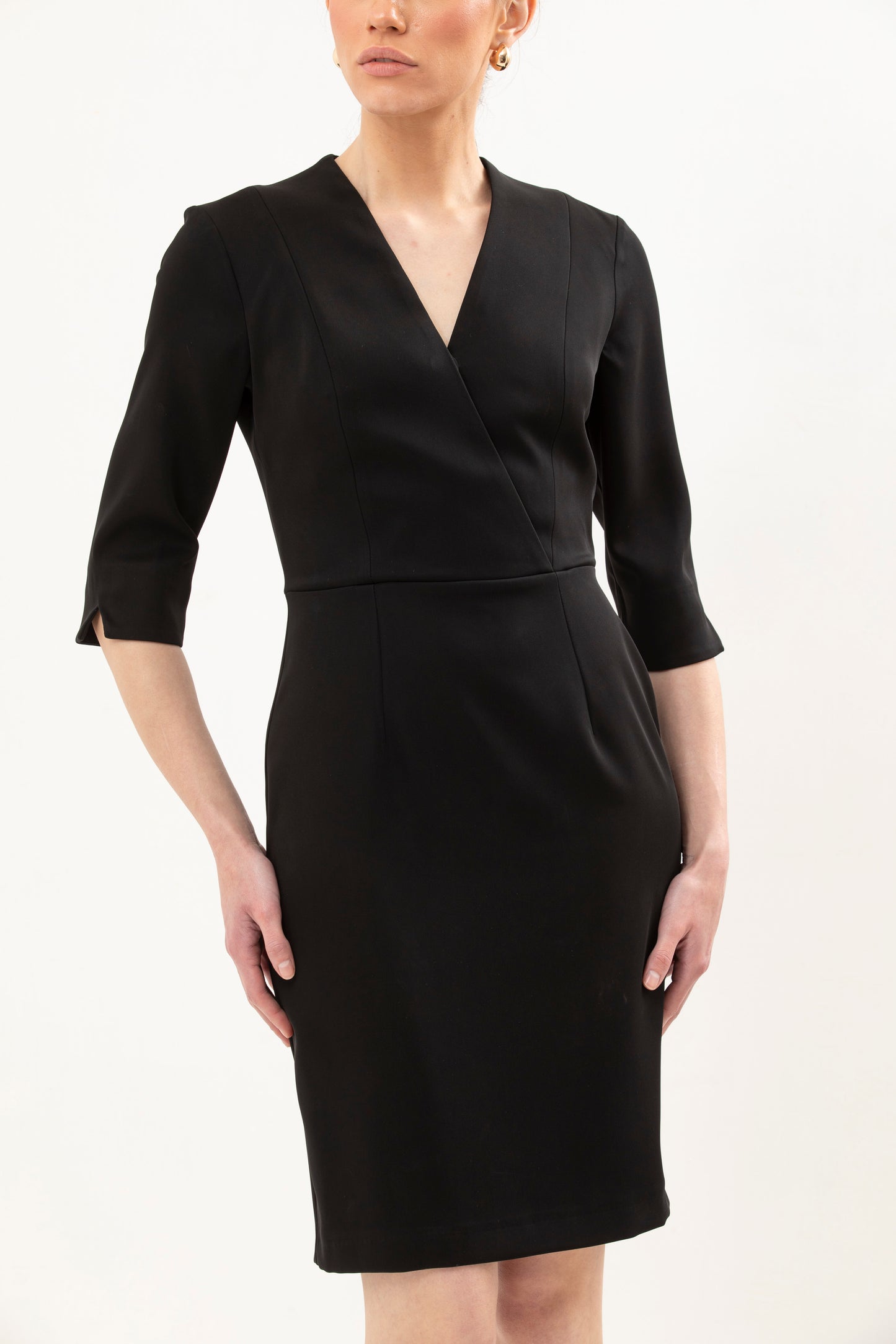 Basic V-neck Dress Featuring 3/4 Sleeves
