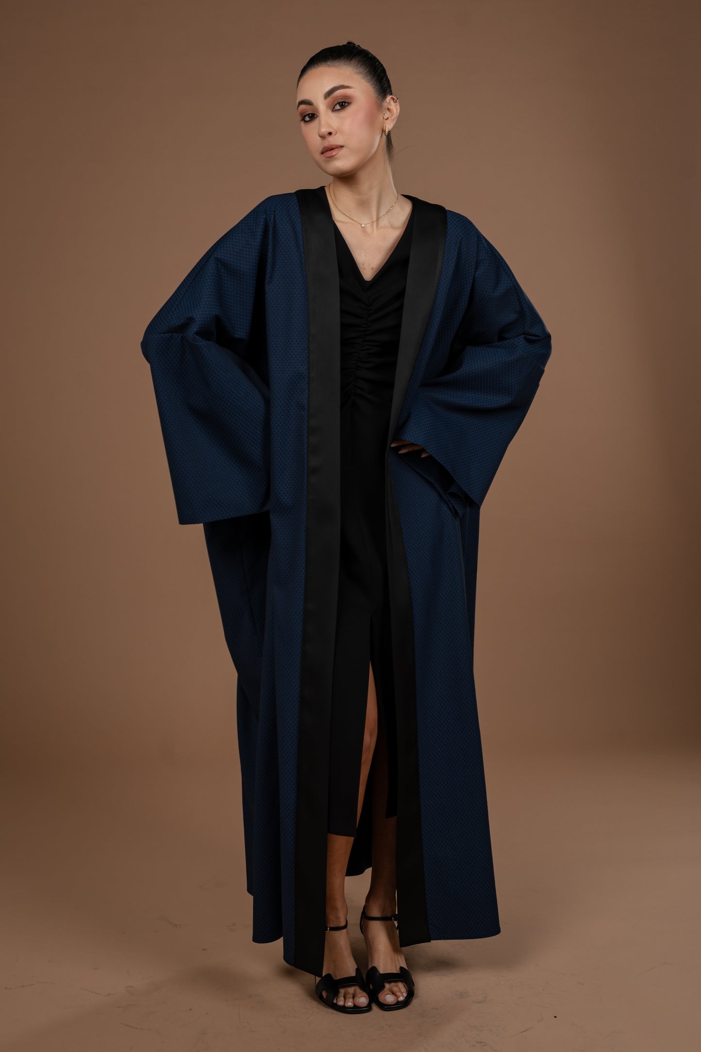 Wide Abaya With Contrast Band