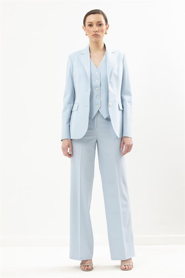 Single Breasted Blazer Featuring 1 Button and a Notch Lapel