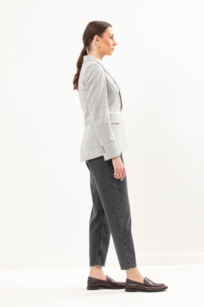 Single Breasted Blazer Featuring 1 Button,  Notch Lapel and no lining