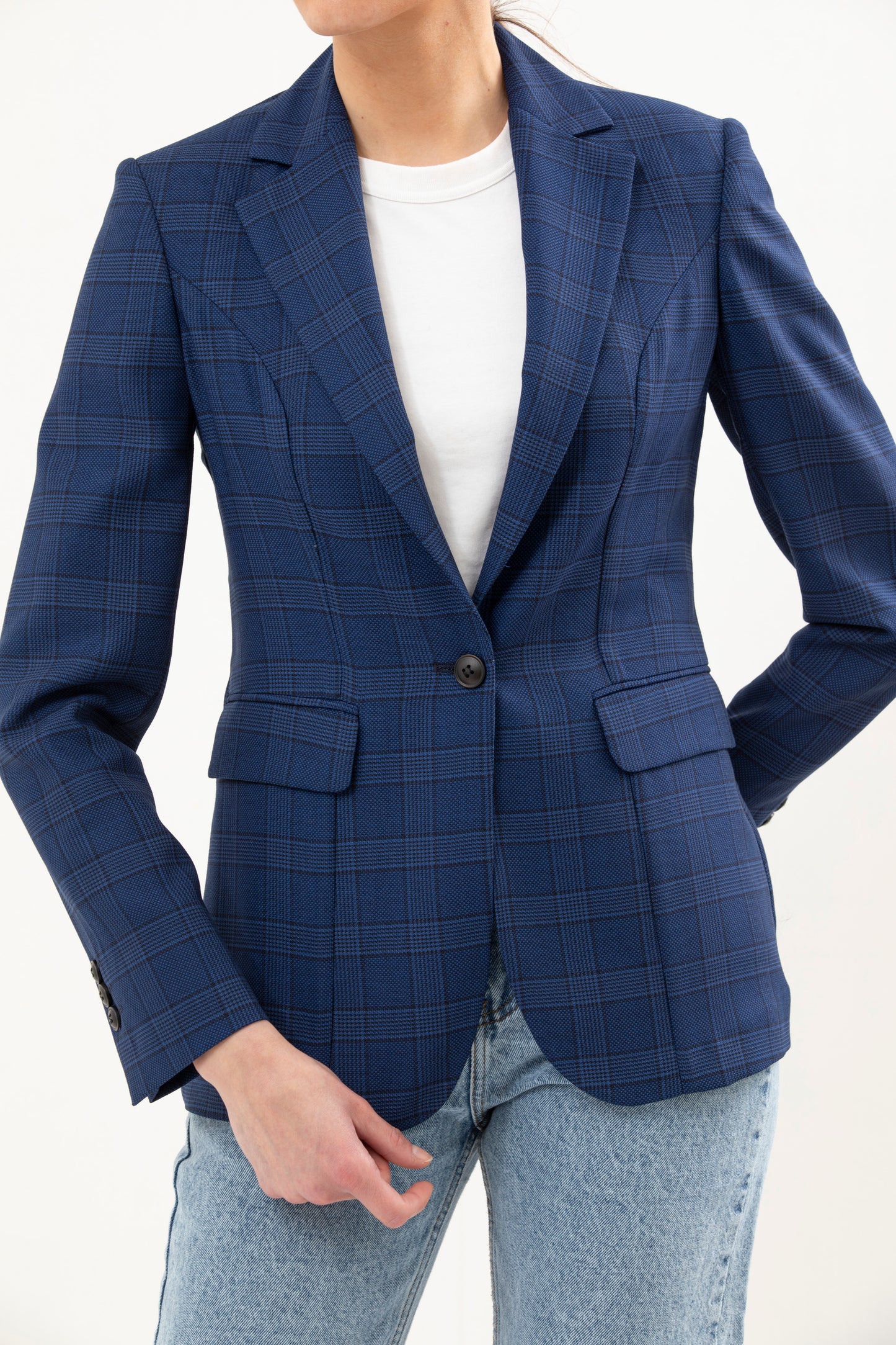 Single Breasted Blazer Featuring 1 Button,  Notch Lapel and no lining