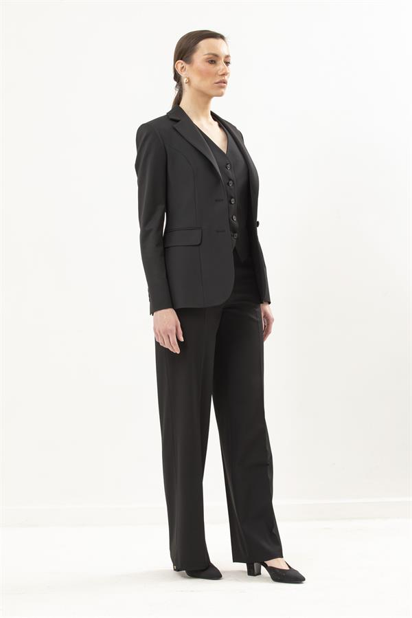 Single Breasted Blazer Featuring 1 Button and a Notch Lapel