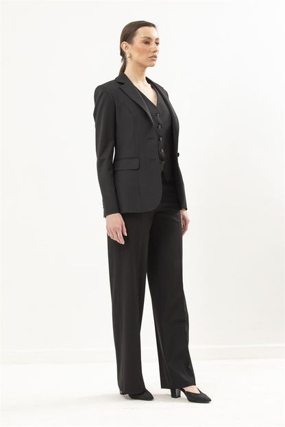 Single Breasted Blazer Featuring 1 Button and a Notch Lapel