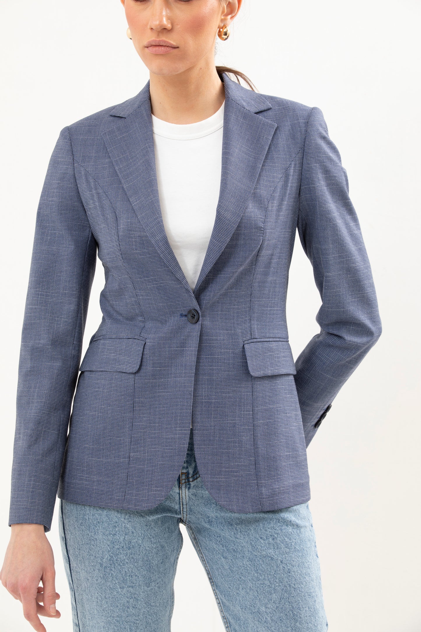 Single Breasted Blazer Featuring 1 Button,  Notch Lapel and no lining