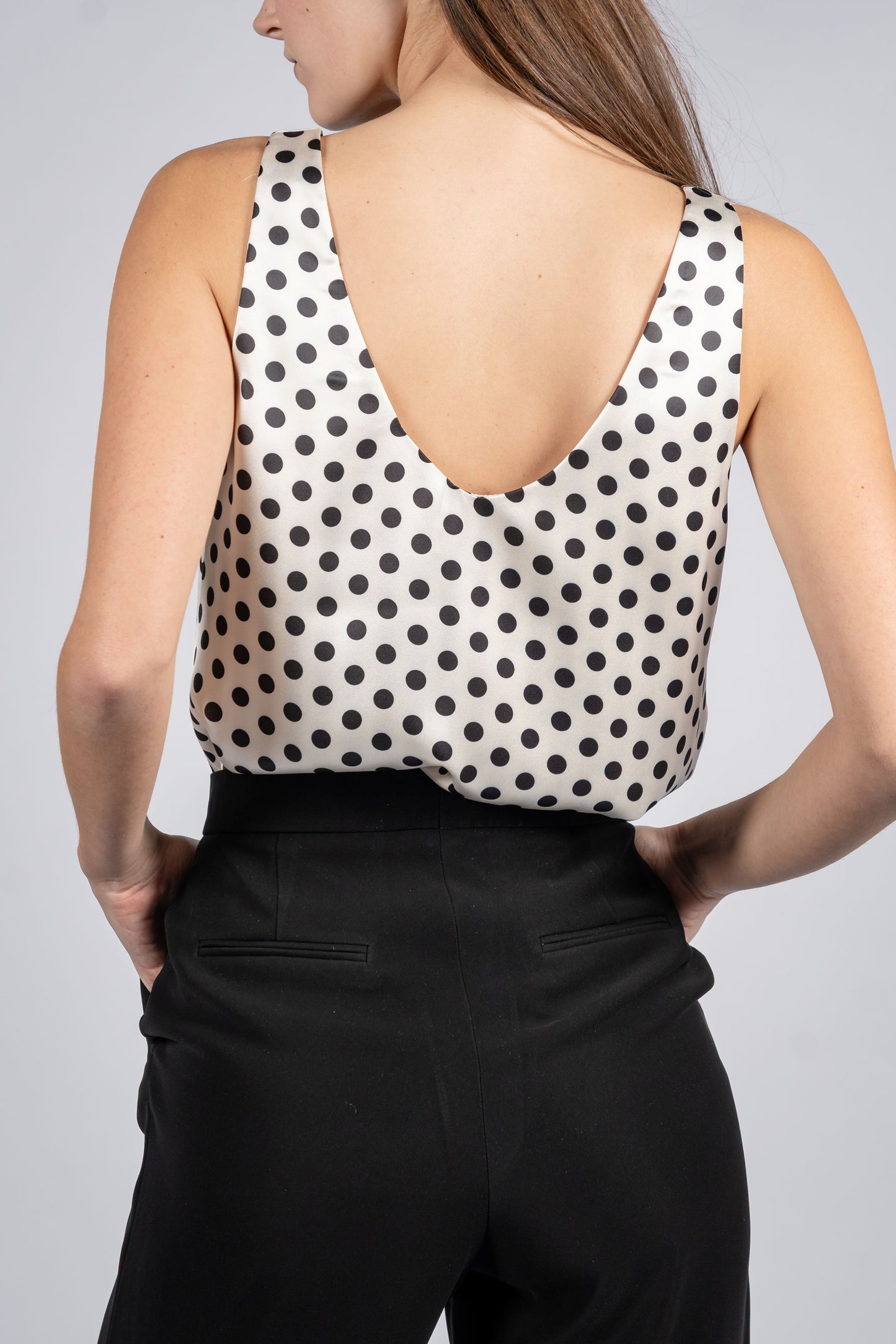 Sleeveless Round Neck Top