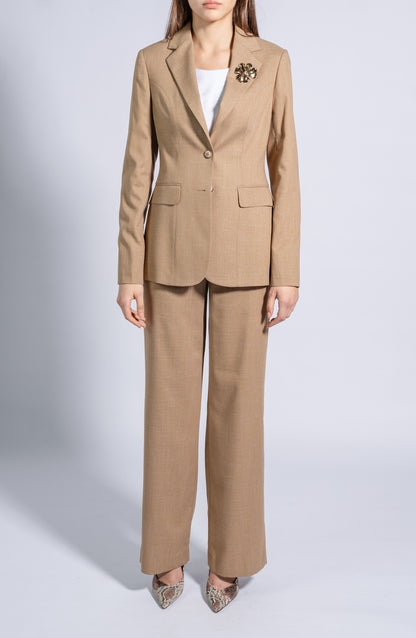 Single Breasted Blazer Featuring 1 Button and a Notch Lapel