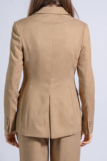 Single Breasted Blazer Featuring 1 Button and a Notch Lapel