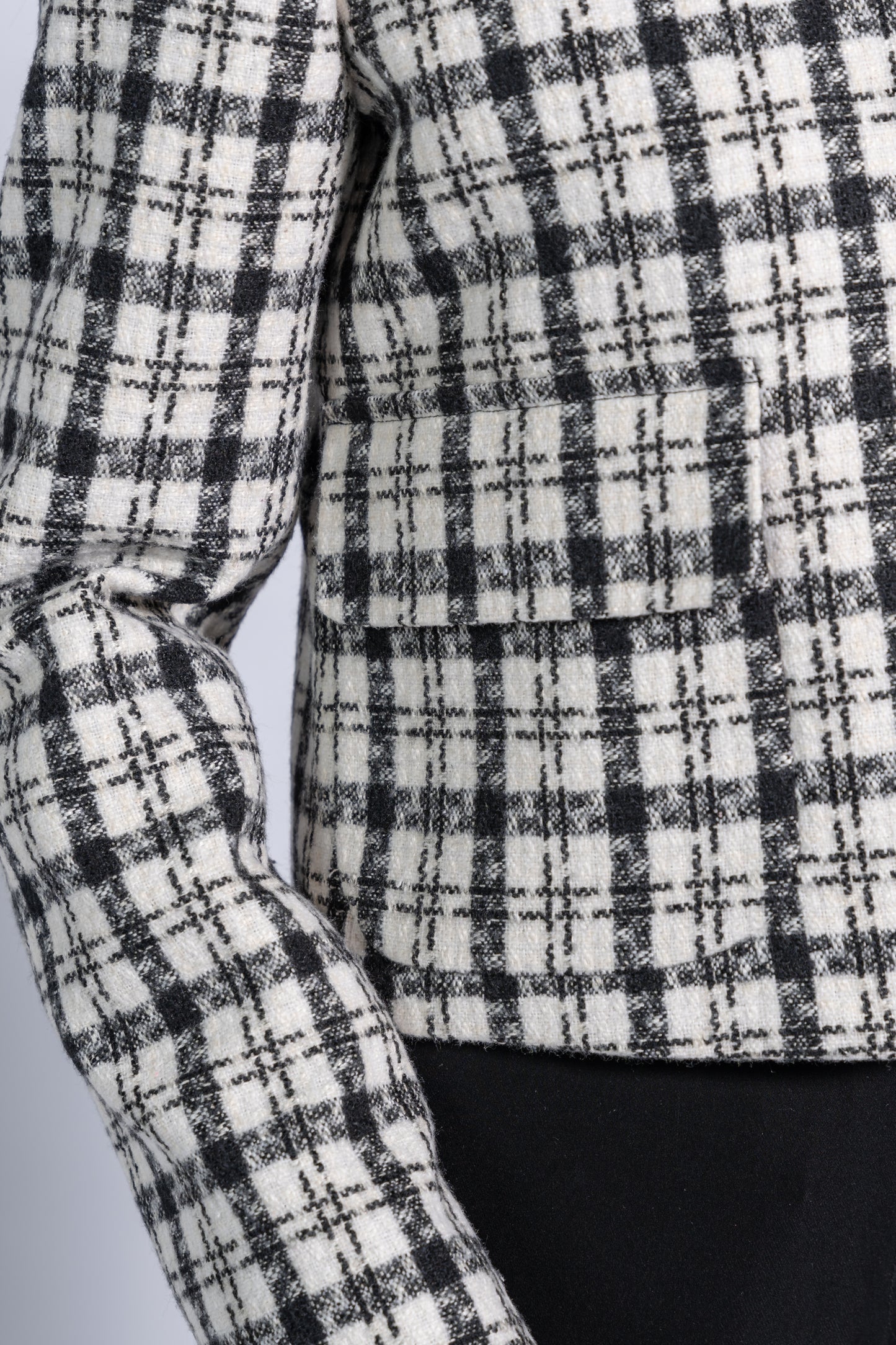 Short Tweed Jacket with a Round Neckline, Patch Pockets and Metal Buttons