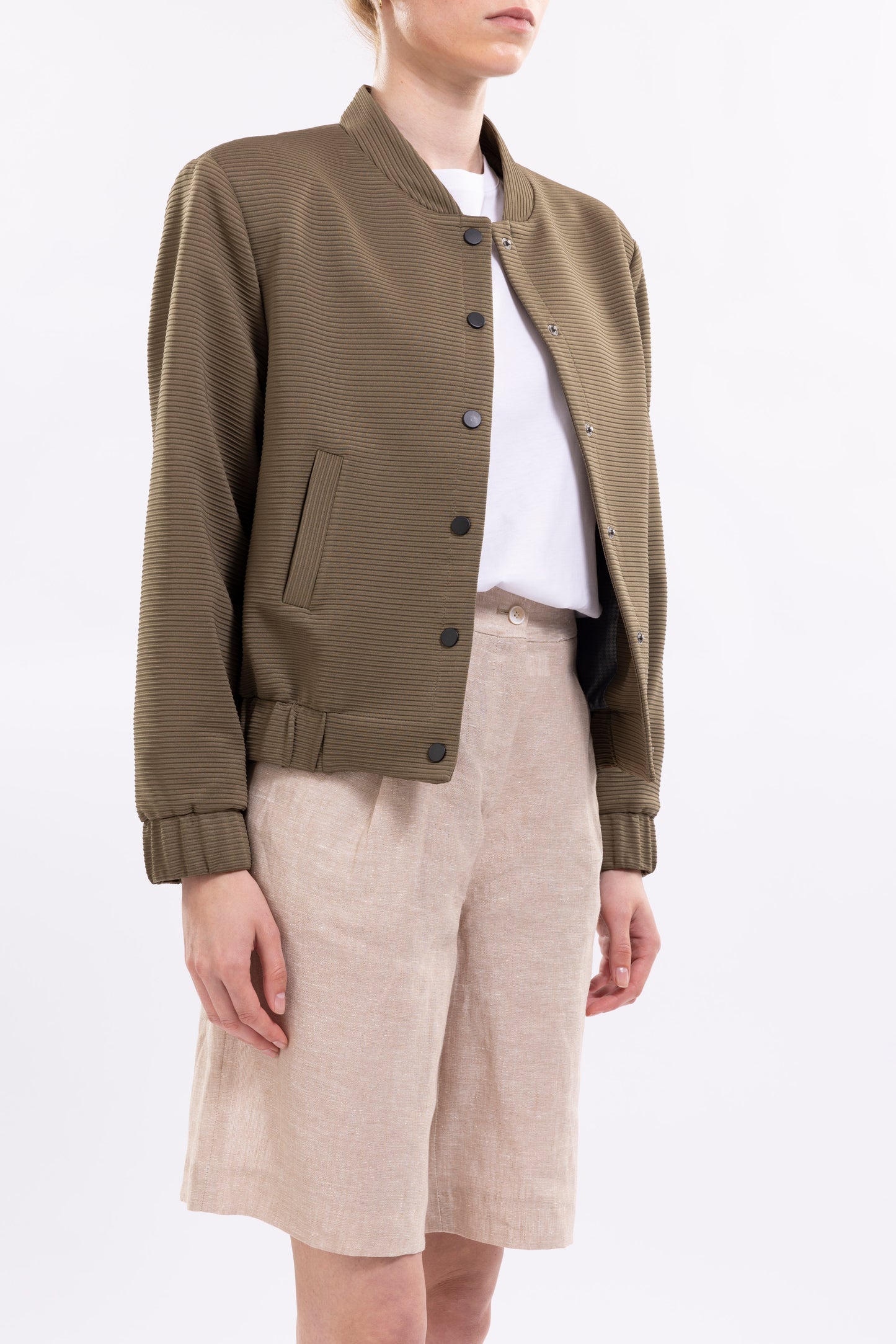 Bermuda With Front Pockets and Fake Back Pockets