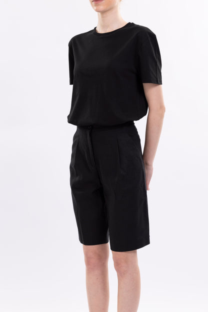 Bermuda With Front Pockets and Fake Back Pockets