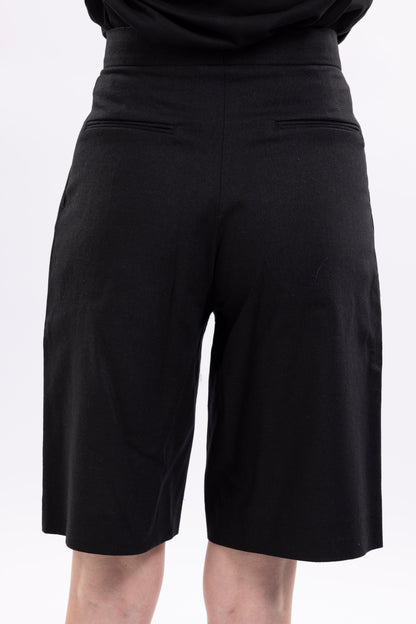 Bermuda With Front Pockets and Fake Back Pockets