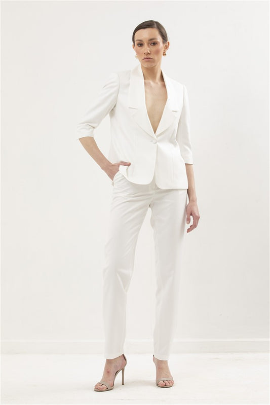 Single Breasted Blazer Featuring 3/4 Sleeves