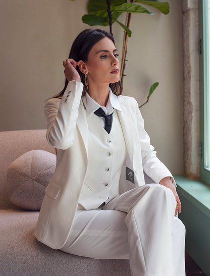 Single Breasted Blazer Featuring 1 Button and a Notch Lapel