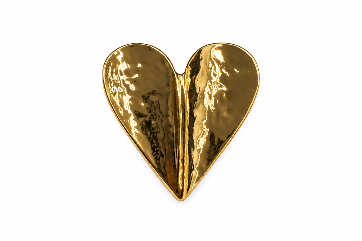 Sculpted heart pin