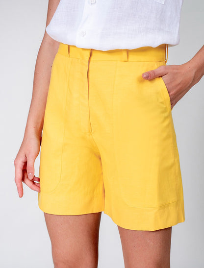 Women Short High Waist With Patch Pocket