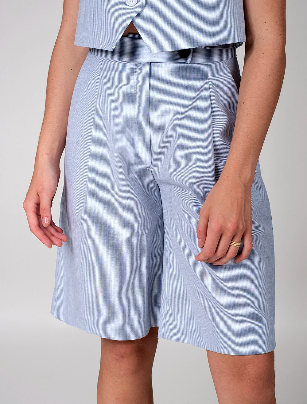 Women Bermuda With Pleats
