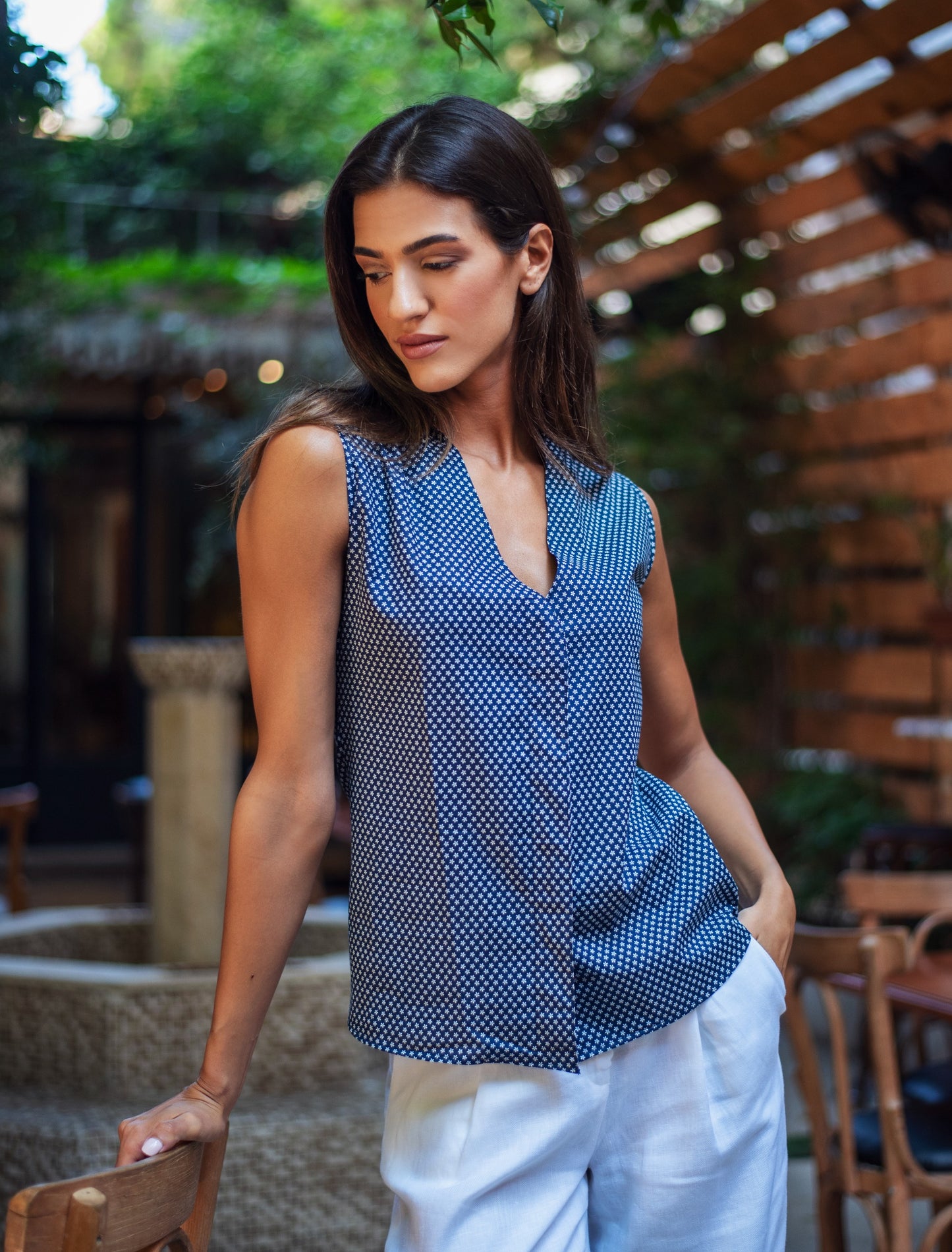 Shirt Sleeveless V Neck
