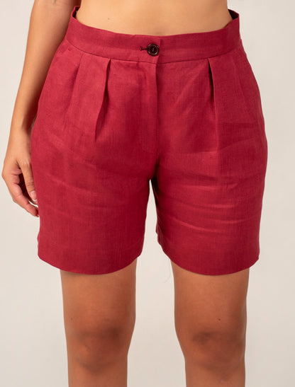 Short With Front Pleats and Side Pockets