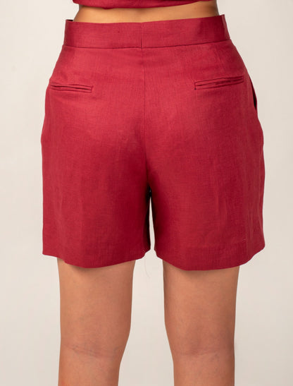 Short With Front Pleats and Side Pockets