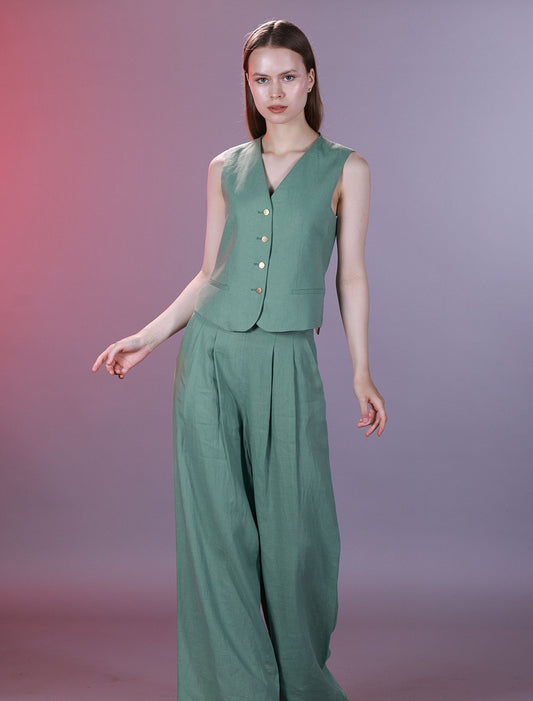 Wide Leg Trouser Featuring Front Pleats and Waistband