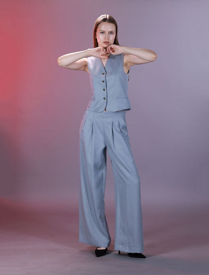 Wide Leg Trouser Featuring Front Pleats and Waistband