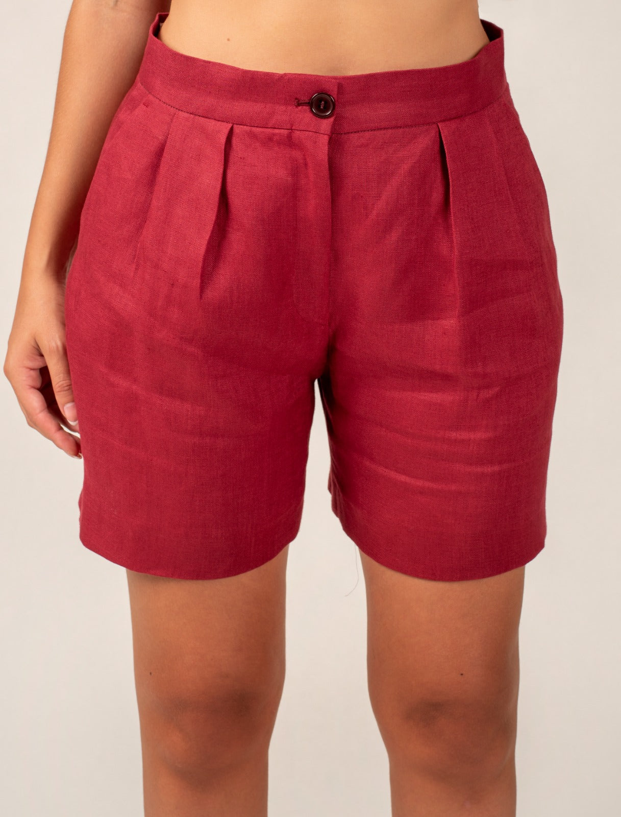 Short With Front Pleats and Side Pockets