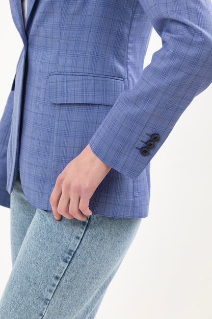 Single Breasted Blazer Featuring 1 Button,  Notch Lapel and no lining