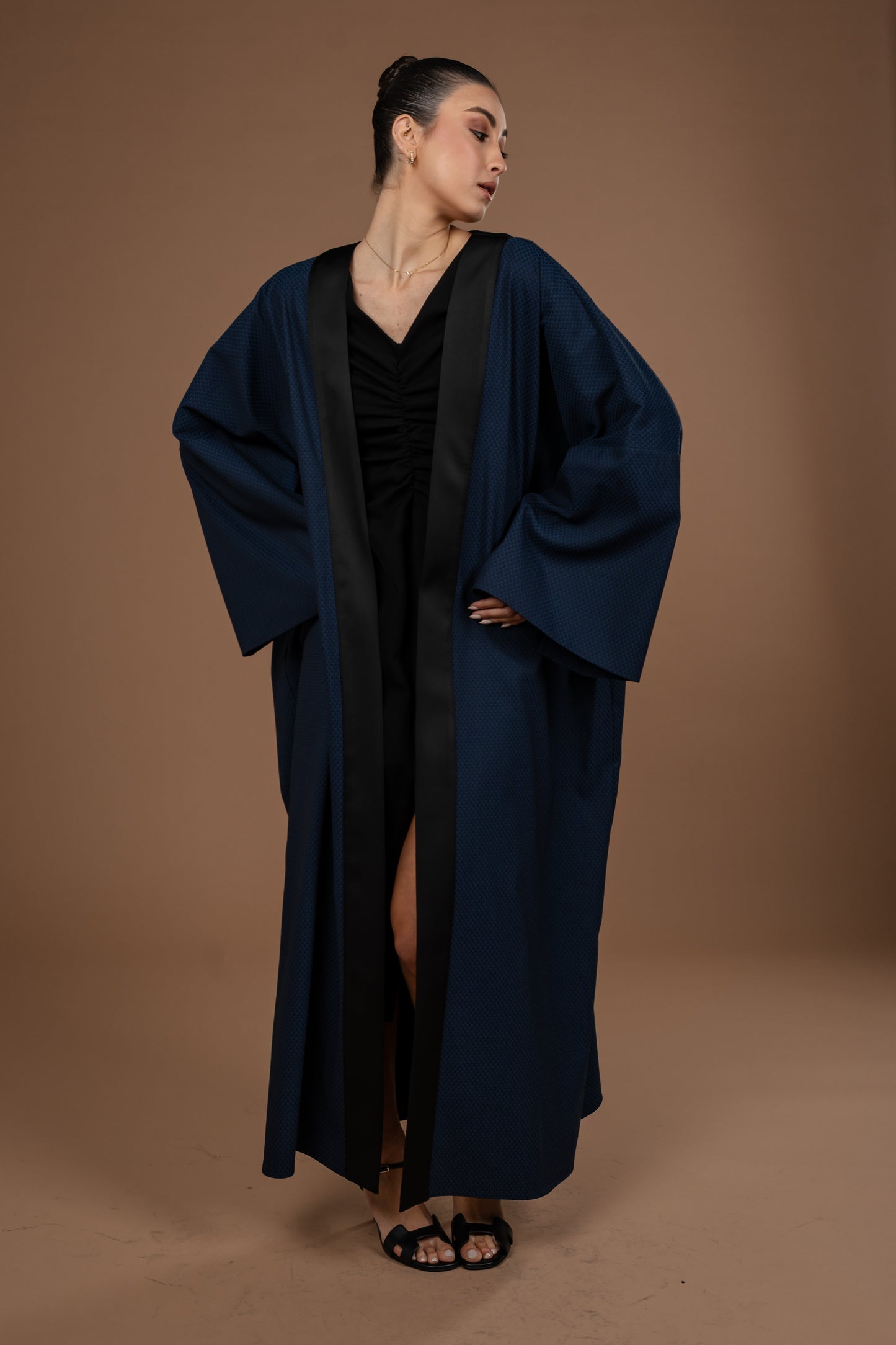 Wide Abaya With Contrast Band
