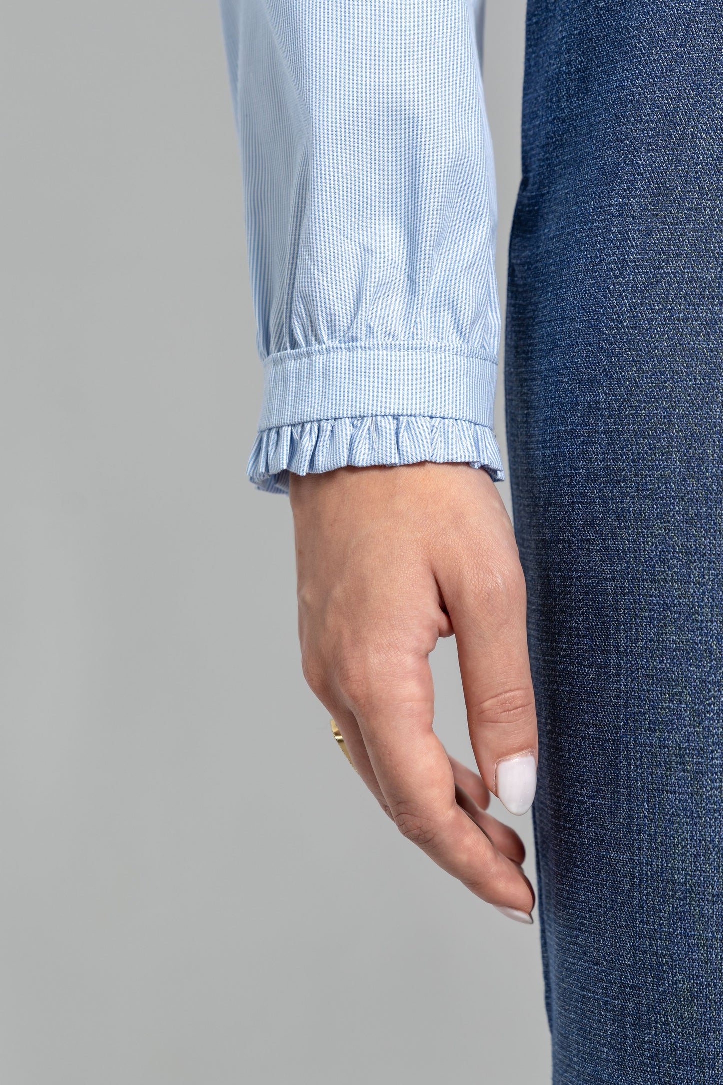 Long Sleeves Shirt with Frill-Trimmed Collar and Cuffs